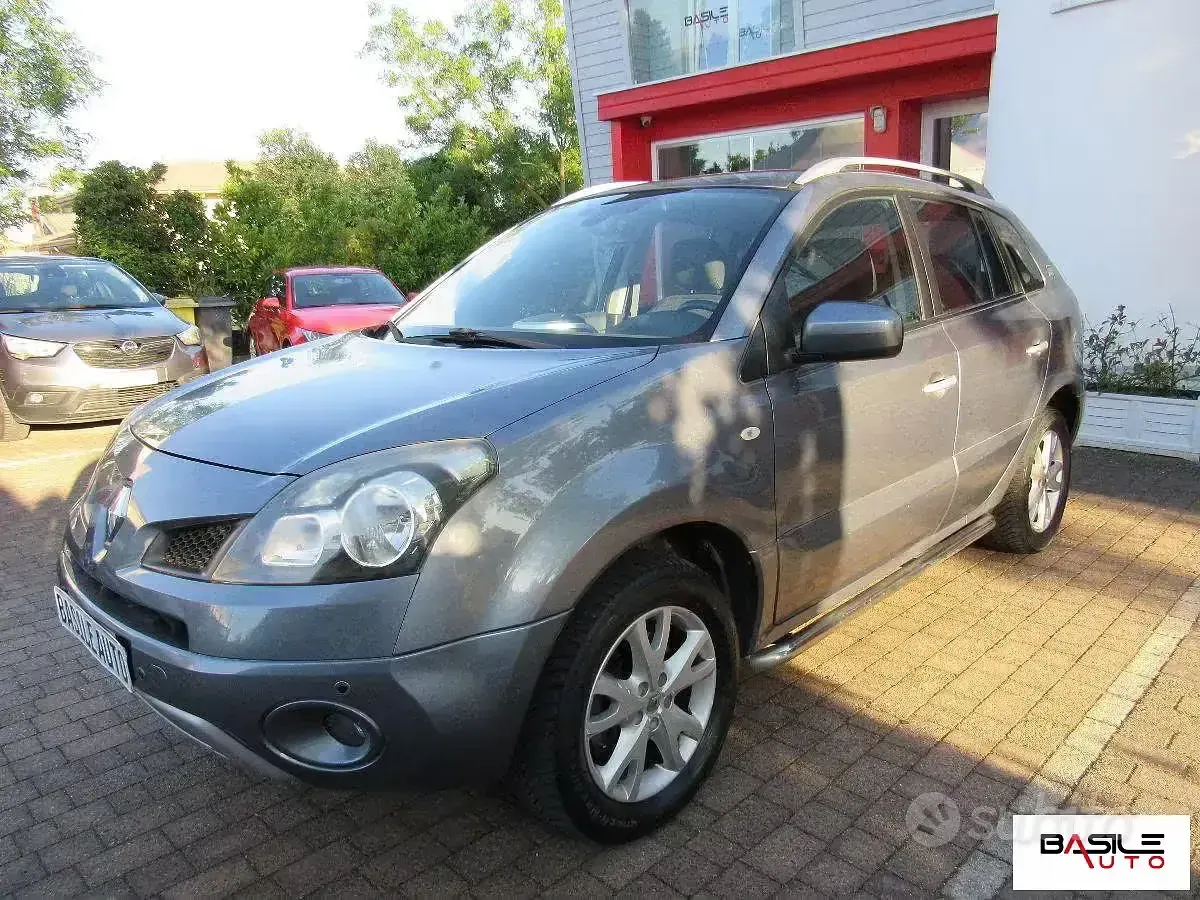 Usata Renault Koleos Bose Edition 150 CV (110 kW) 2009 Grigio chiaro SUV