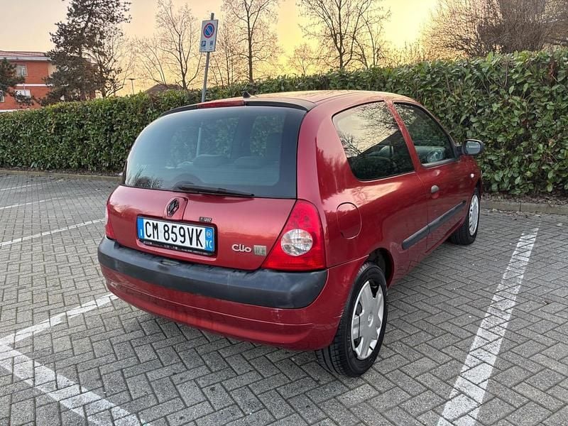 Usata Renault Clio II 74 CV (54 kW) 2004 Rosso Berlina