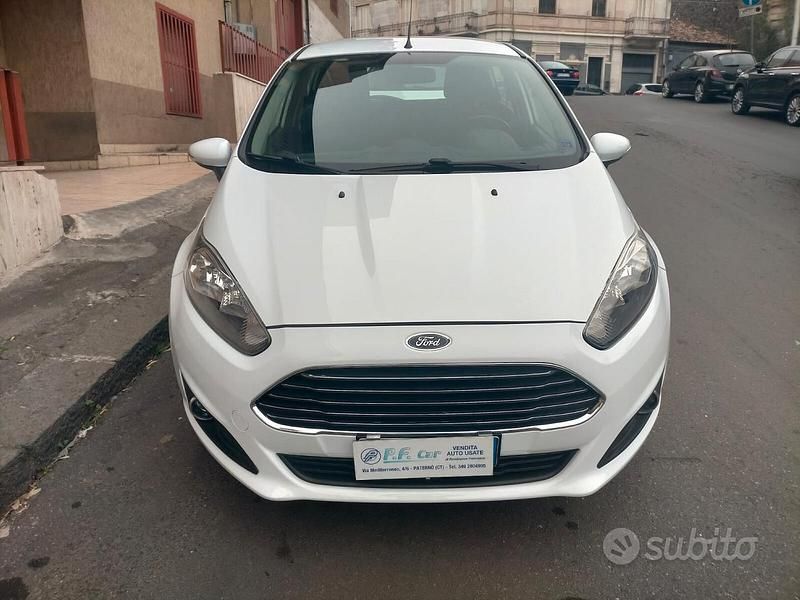 Usata Ford Fiesta Business Edition 75 CV (55 kW) 2016 Bianco Berlina