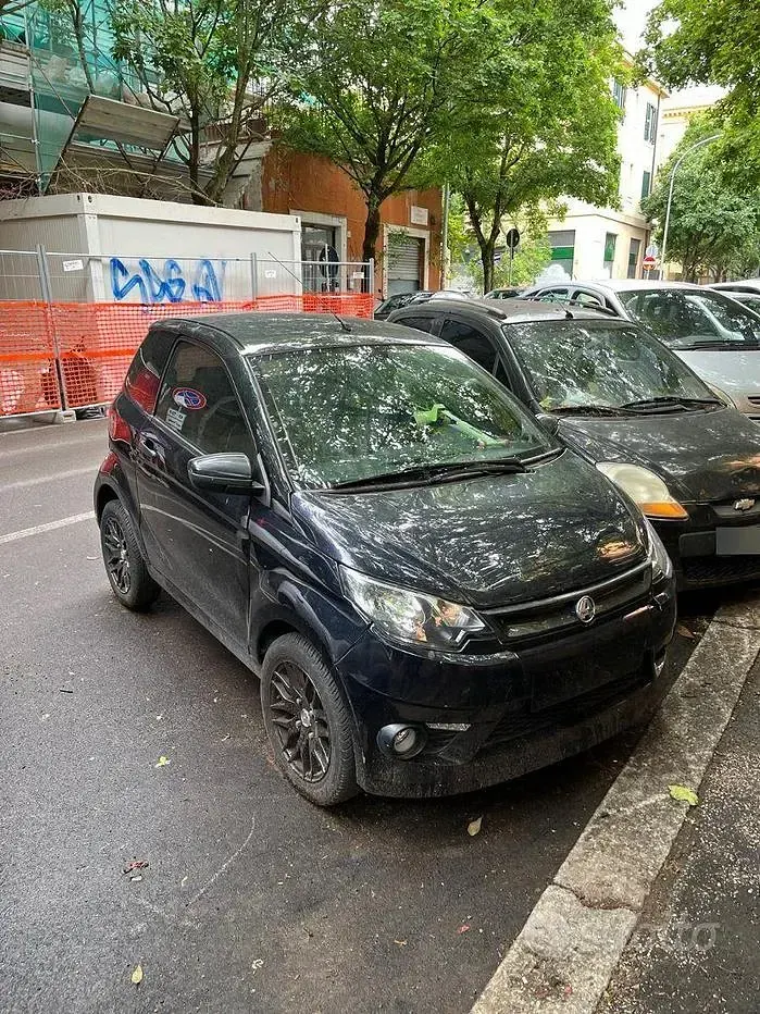 Begagnad Aixam City 2018 Svart Halvkombi