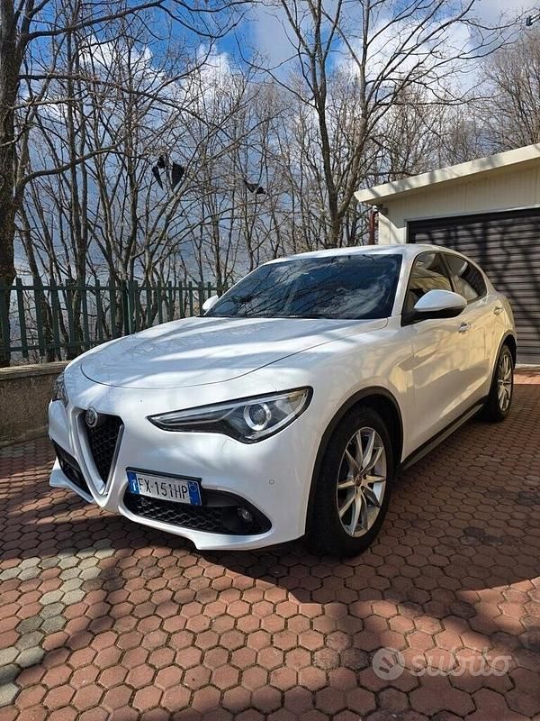 Usata Alfa Romeo Stelvio Executive 190 CV (139 kW) 2019 Bianco SUV