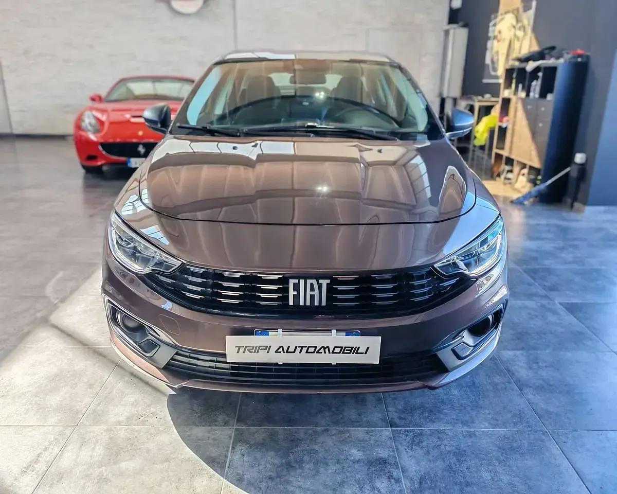 Usata Fiat Tipo Business 131 CV (96 kW) 2021 Marrone Station wagon
