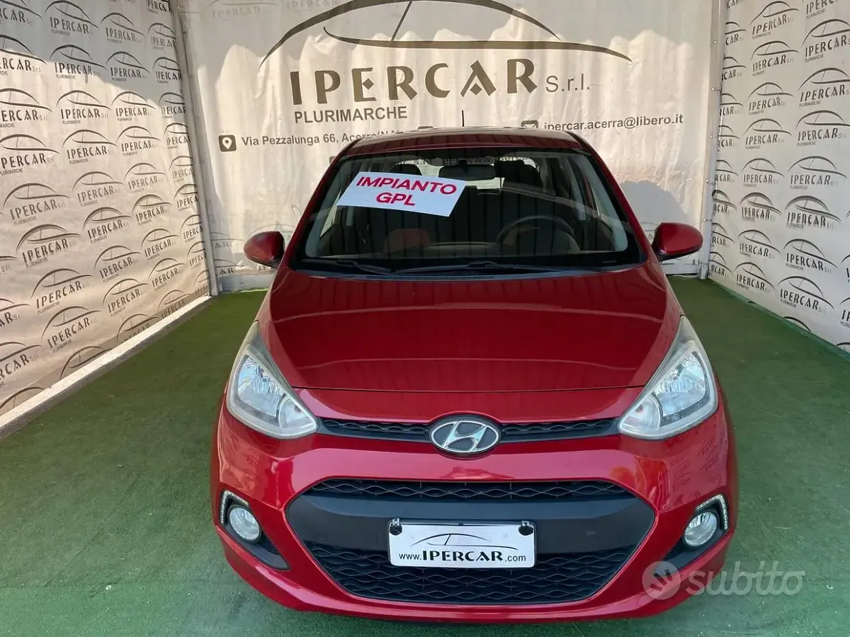 Usata Hyundai i10 Comfort 67 CV (49 kW) 2015 Rosso Utilitaria