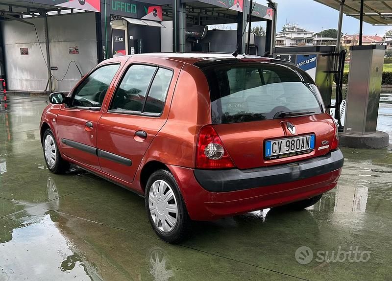 Usata Renault Clio II 58 CV (42 kW) 2005 Utilitaria
