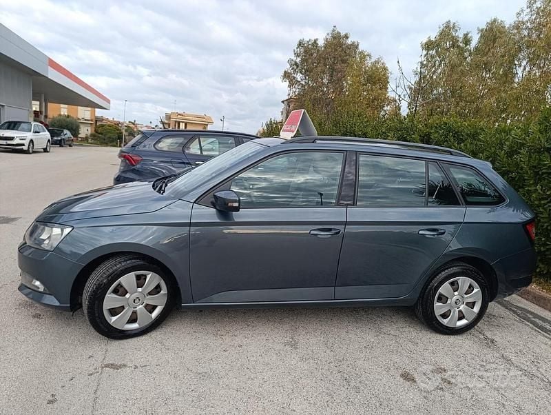 Usata Skoda Fabia Active 90 CV (66 kW) 2015 Grigio Berlina