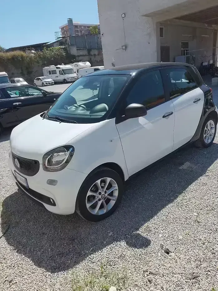 Usata Smart ForFour 61 CV (44 kW) 2018 Bianco Utilitaria