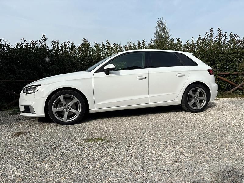 Usata Audi A3 Sport 116 CV (85 kW) 2019 Bianco Berlina