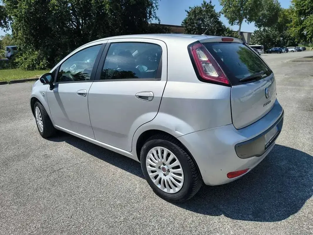 Usata Fiat Punto Evo Dynamic 77 CV (56 kW) 2009 Argento Utilitaria