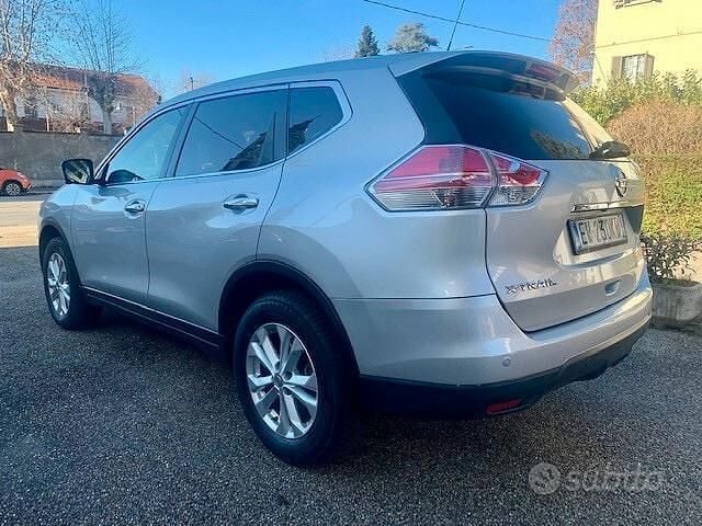 Używany Nissan X-Trail Premium Edition 131 KM (96 kW) 2014 Srebrny SUV