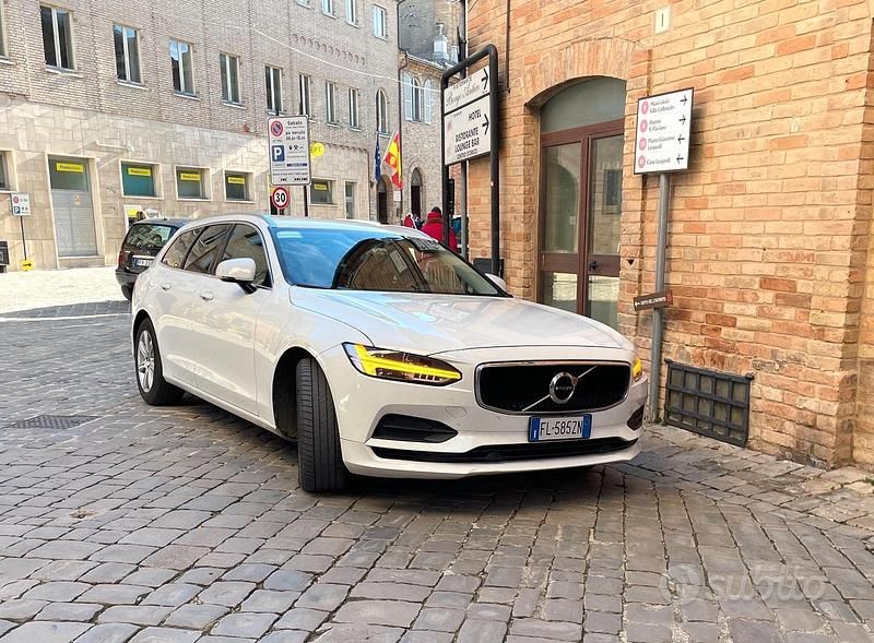 Bianco Usata 2017 Volvo V90 Kinetic Station wagon | 15.000 € (Buon prezzo) - Immagine 1/1
