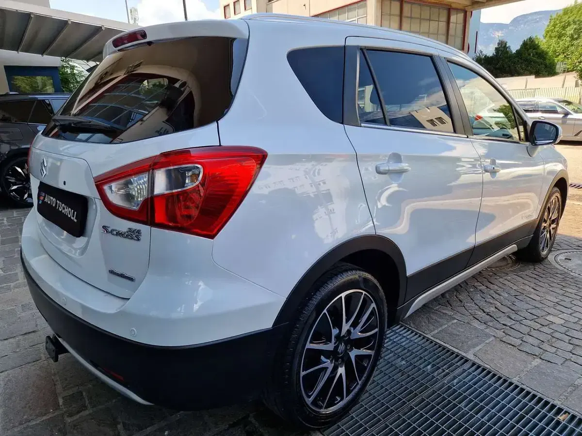 Usata Suzuki SX4 S-Cross Limited+ 120 CV (88 kW) 2016 Pearl cool white metallic SUV