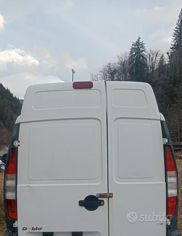 Usata Fiat Doblò 105 CV (77 kW) 2004 Monovolume