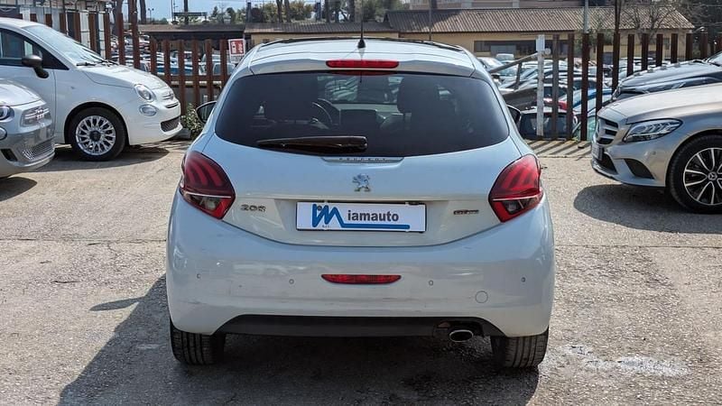 Usata Peugeot 208 GT-line 110 CV (80 kW) 2016 Bianco Utilitaria