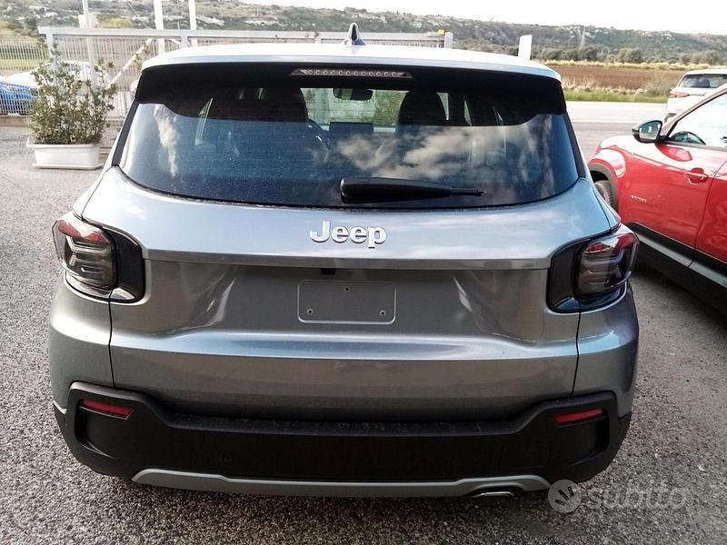Nuova Jeep Avenger Altitude 101 CV (74 kW) 2025 Grigio SUV