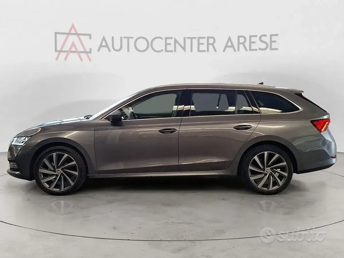 Usata Skoda Octavia Style 150 CV (110 kW) 2023 Grigio Station wagon