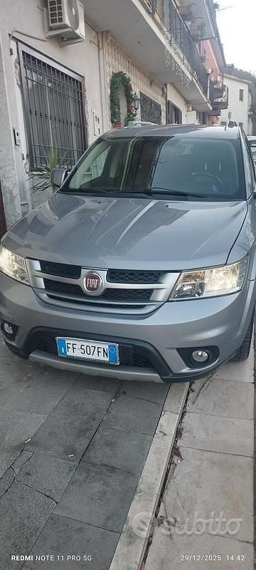 Usata Fiat Freemont Lounge 170 CV (125 kW) 2016 Grigio SUV