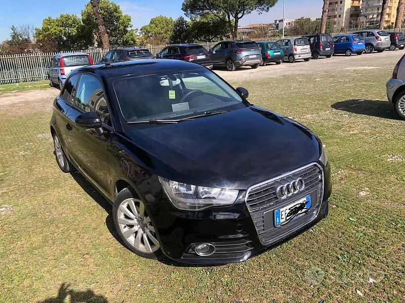 Usado Audi A1 Design 105 CV (77 kW) 2010 Negro Utilitario