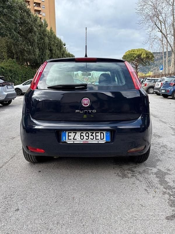 Usata Fiat Punto 75 CV (55 kW) 2015 Blu Utilitaria
