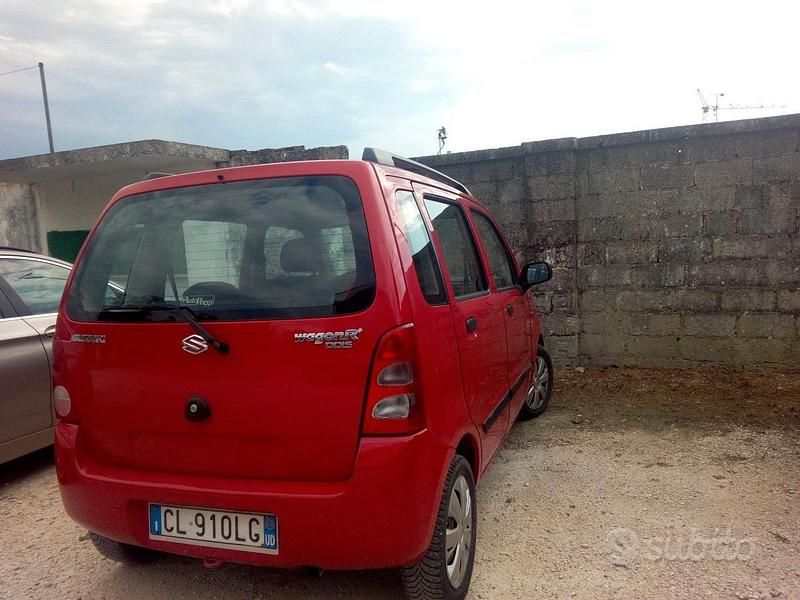 Usata Suzuki Wagon R+ 2004 Rosso Monovolume