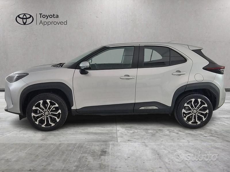 Usata Toyota Yaris Cross Trend 116 CV (85 kW) 2022 Grigio SUV