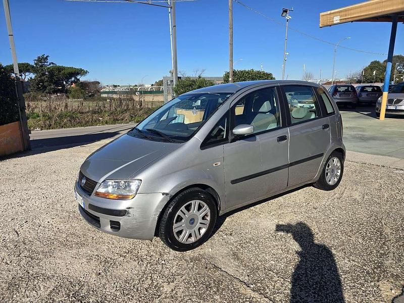 Usata Fiat Idea Active 95 CV (69 kW) 2004 Argento Monovolume