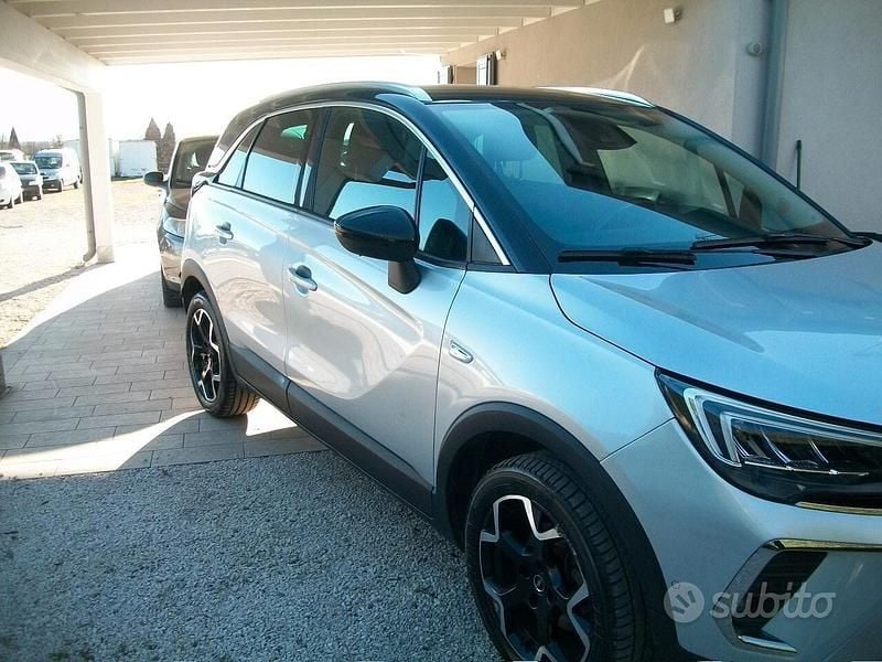 Usata Opel Crossland Elegance 110 CV (80 kW) 2023 Grigio SUV