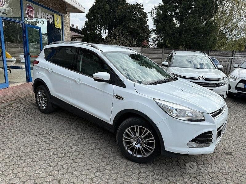 Usata Ford Kuga Titanium 140 CV (102 kW) 2014 Bianco pastello SUV