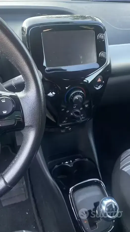 Usata Peugeot 108 69 CV (50 kW) 2017 Nero Berlina