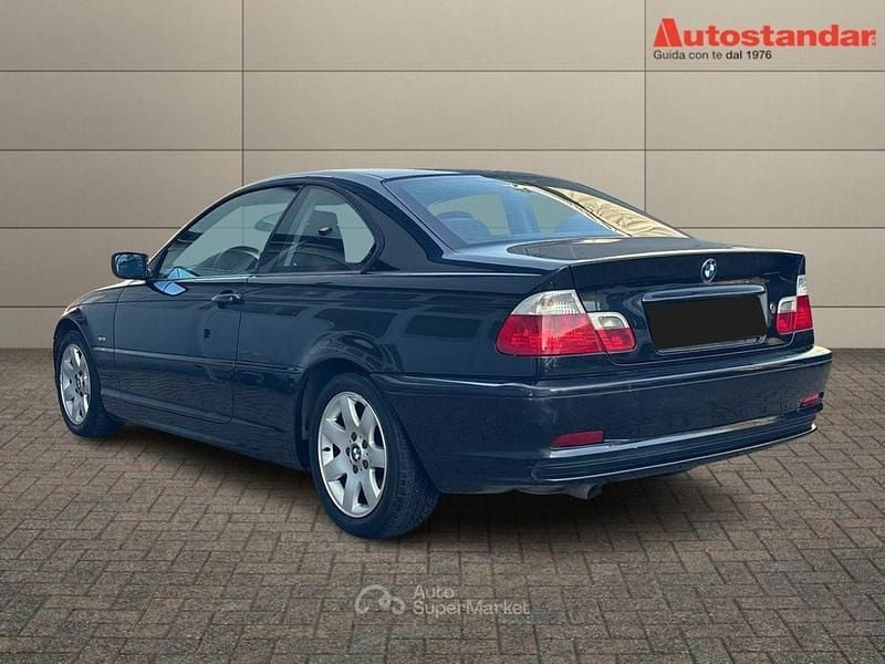 Begagnad BMW 318 140 HK (102 kW) 2000 Svart Sportkupé