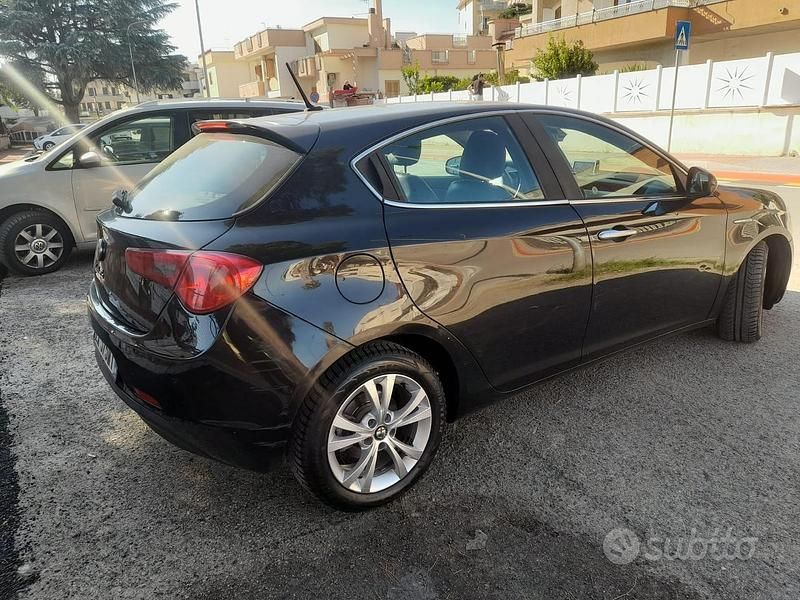 Usata Alfa Romeo Giulietta 105 CV (77 kW) 2015 Nero Berlina