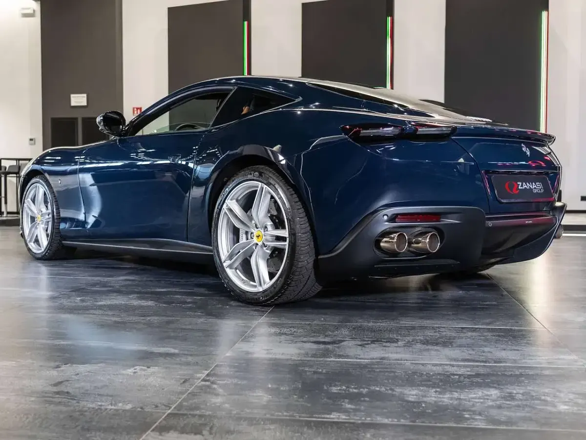 Usata Ferrari Roma 620 CV (456 kW) 2021 Blu pozzi Coupé