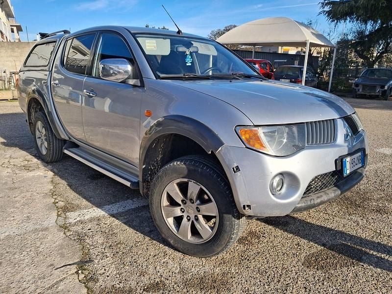 Usata Mitsubishi L200 Invite+ 136 CV (100 kW) 2010 Grigio Pick-up