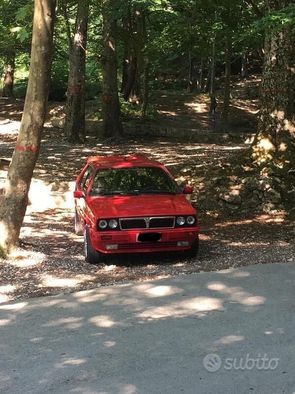 Usata Lancia Delta 140 CV (102 kW) 1989 Rosso Utilitaria