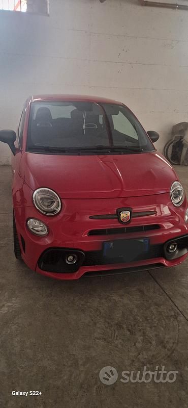 Usata Abarth 695 180 CV (132 kW) 2024 Rosso Utilitaria