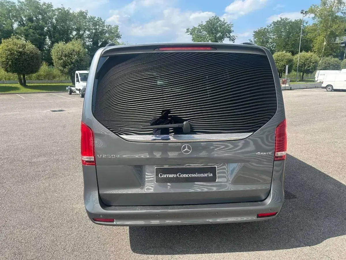 Usata Mercedes V250 Premium 190 CV (139 kW) 2021 Grigio Monovolume