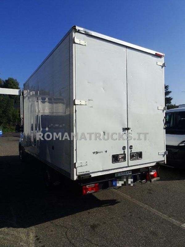 Usata Iveco Daily 136 CV (100 kW) 2019 Bianco pastello Furgone