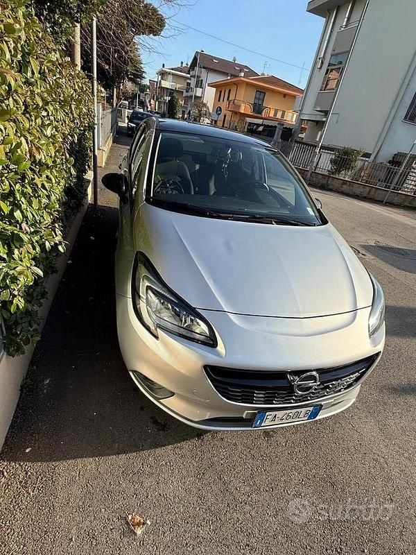 Usata Opel Corsa 90 CV (66 kW) 2015 Grigio Utilitaria