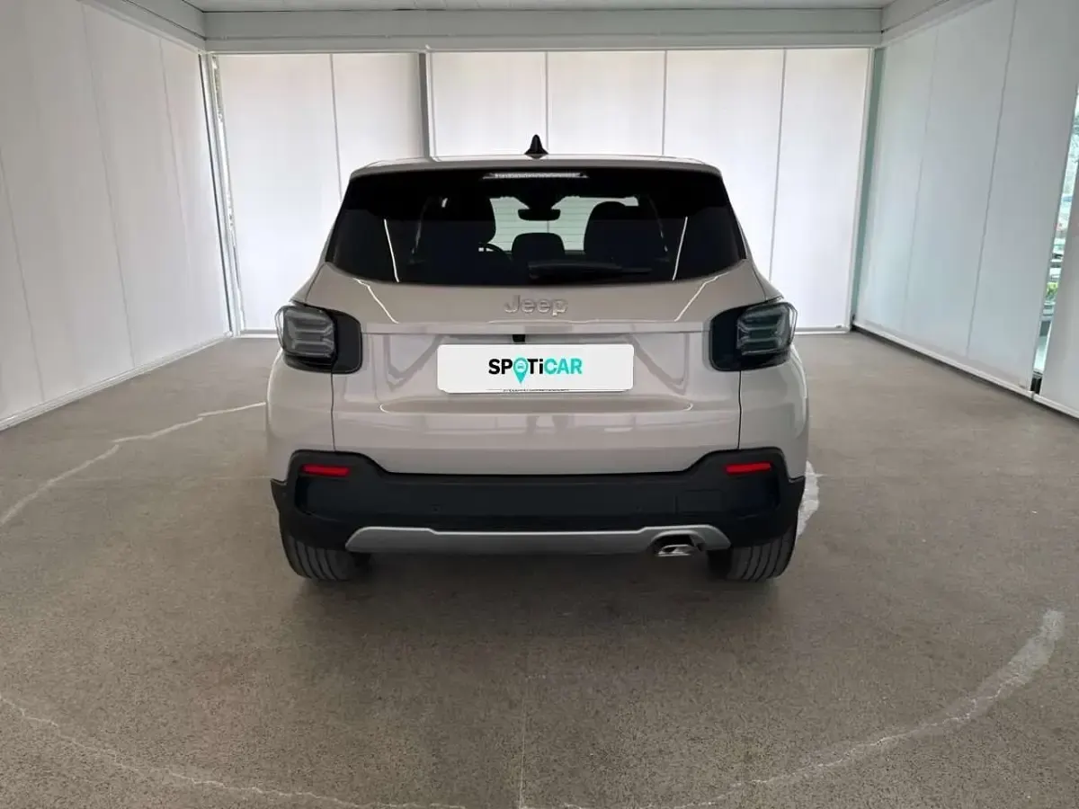 Usata Jeep Avenger Summit 101 CV (74 kW) 2024 Bianco SUV