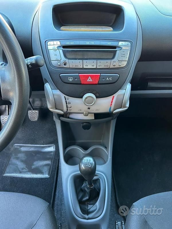 Usata Toyota Aygo 68 CV (50 kW) 2008 Grigio Utilitaria