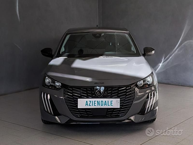 Usata Peugeot 208 Allure 101 CV (74 kW) 2024 Grigio Utilitaria