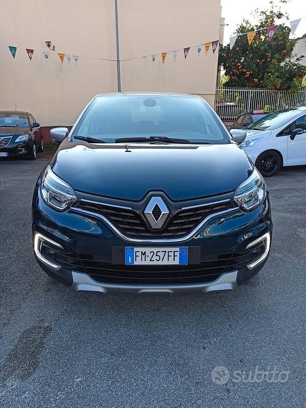 Usata Renault Captur Intens 110 CV (80 kW) 2017 Verde SUV