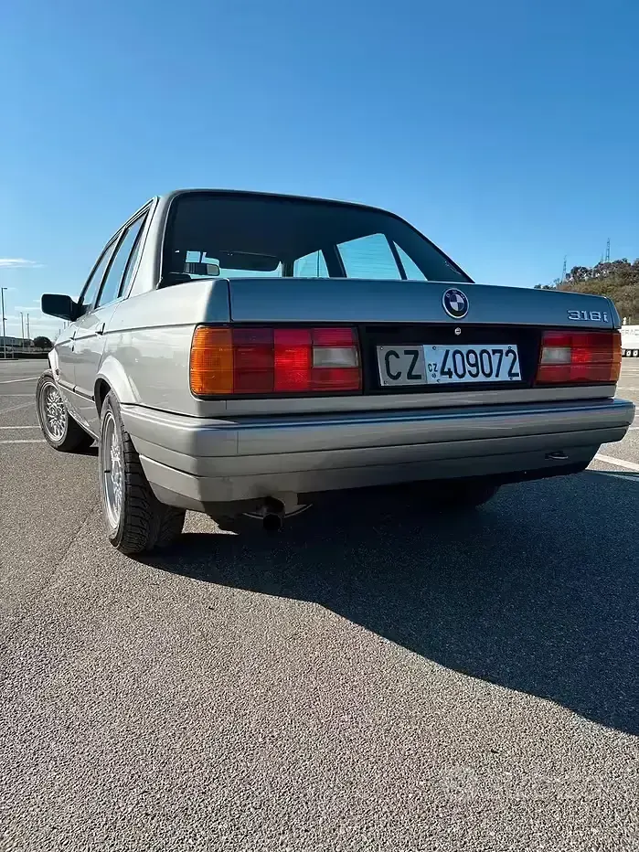 Usata BMW 318 114 CV (83 kW) 1988 Grigio Berlina