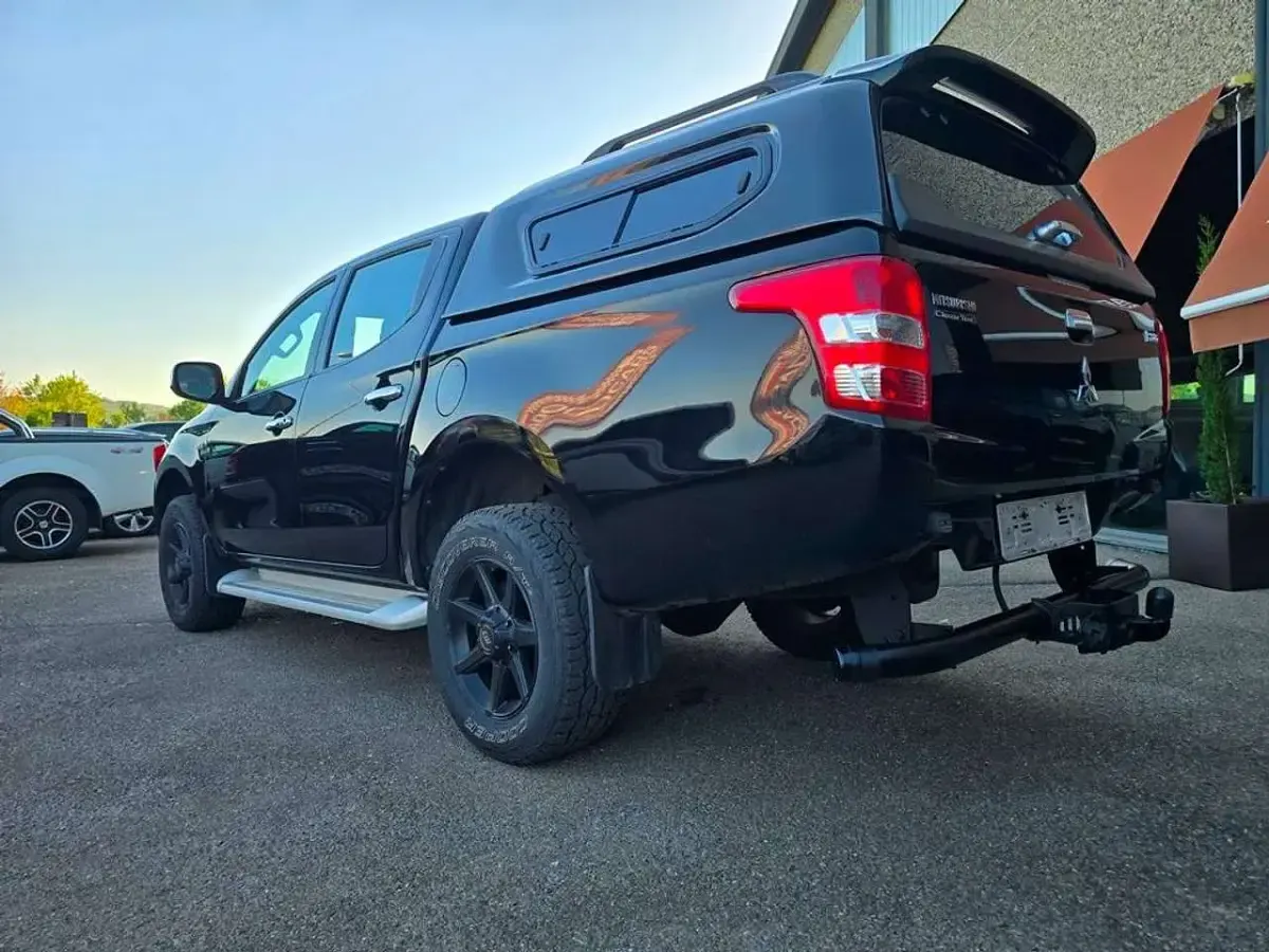 Usata Mitsubishi L Invite 154 CV (113 kW) 2017 Nero SUV