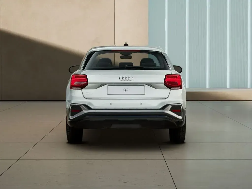 Nuova Audi Q2 S-Line 190 CV (139 kW) 2026 Argento cavo metallizzato SUV