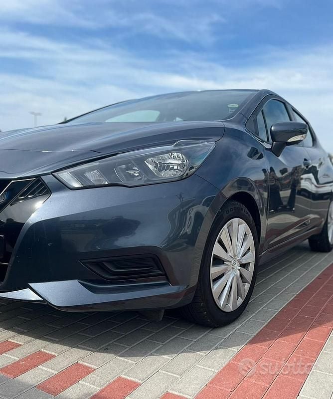 Gebraucht Nissan Micra 74 PS (54 kW) 2023 Grau Kleinwagen