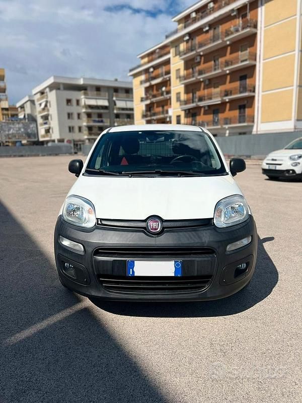Usata Fiat Panda Pop 70 CV (51 kW) 2020 Bianco Utilitaria