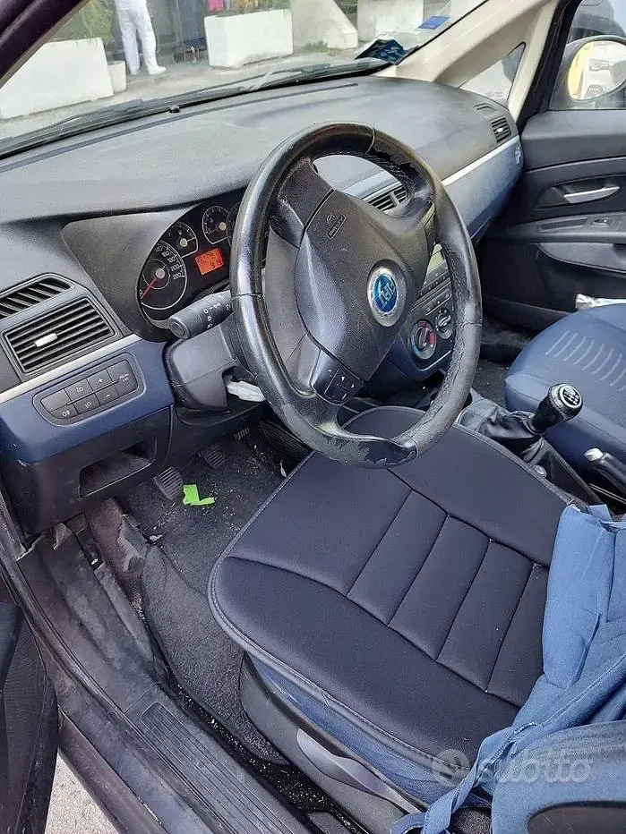 Usata Fiat Grande Punto 75 CV (55 kW) 2007 Nero Utilitaria