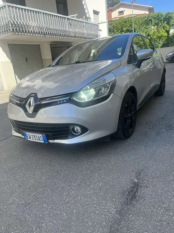 Usata Renault Clio IV 90 CV (66 kW) 2014 Grigio Berlina