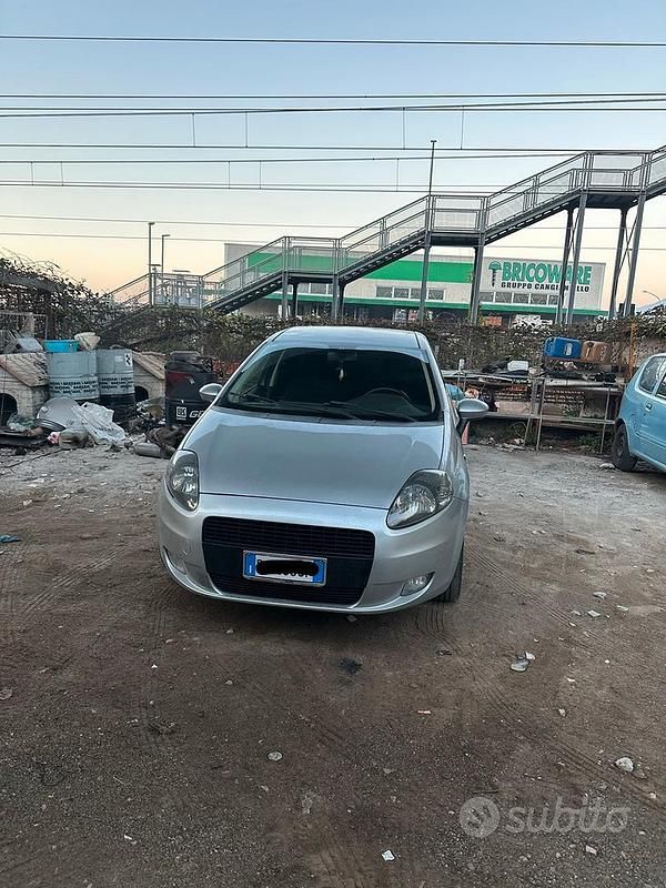 Usata Fiat Grande Punto 77 CV (56 kW) 2007 Grigio Utilitaria