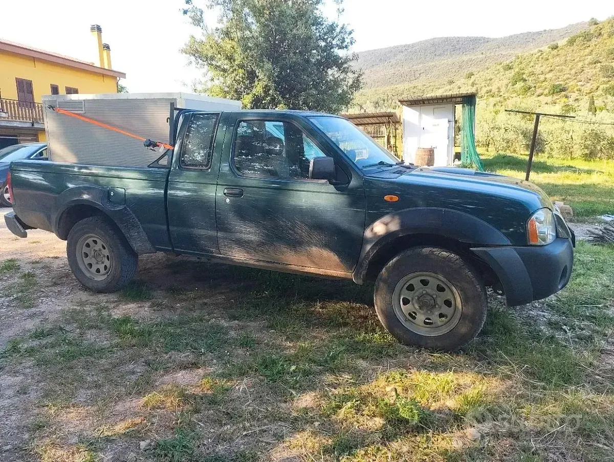 Usata Nissan Navara 174 CV (127 kW) 2005 Pick-up